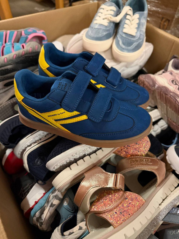 Foto Mix Restposten Marken Kinderschuhe — Kategorie A!