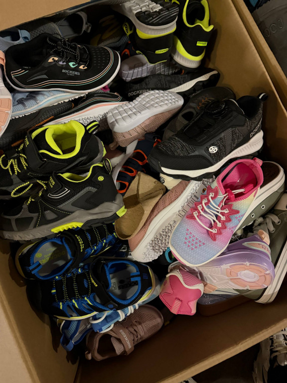Foto Mix Restposten Marken Kinderschuhe — Kategorie A!