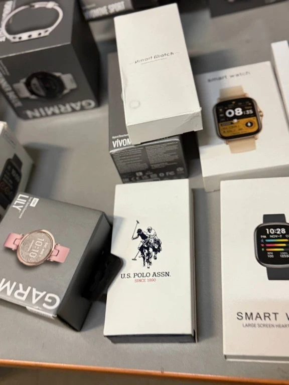 Foto Restposten von Marken-Smartwatches (Mix)