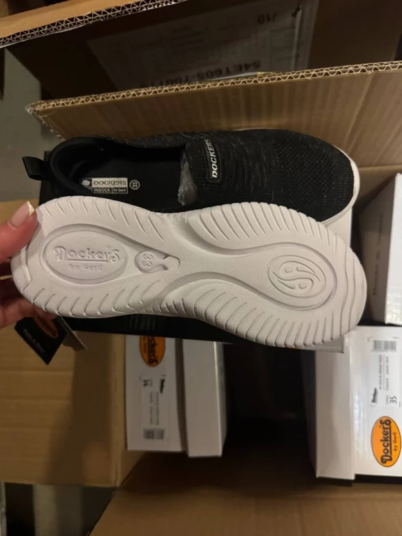 Foto Restposten Dockers Sneakers für Frauen und Mädchen!